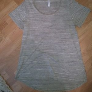 LuLaRoe M classic tee